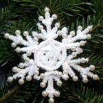 Drahtsterne, Pfeifenputzersterne, Chenillesterne und Perlensterne basteln